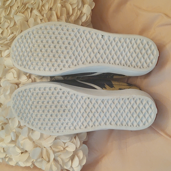 Twenty-One Pilots canvas shoes by Three In - EUC - Picture 10 of 11